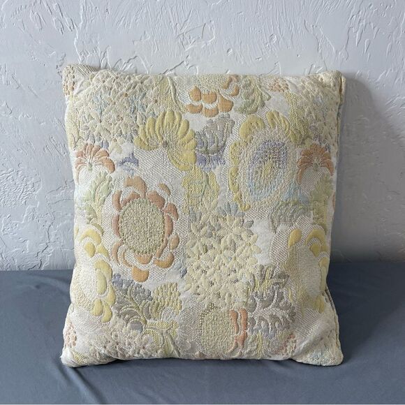 Vintage tapestry pillow light colors yellow - Picture 2 of 9